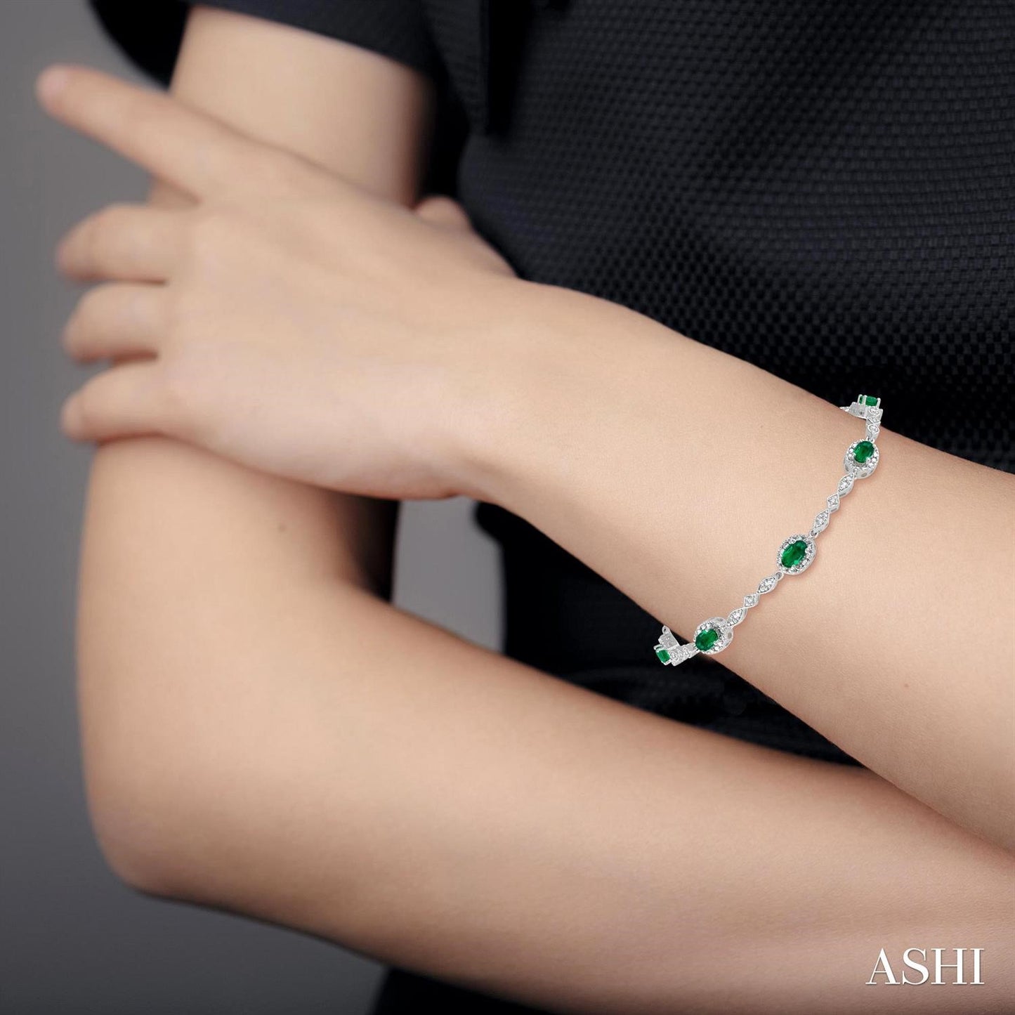 Oval Shape Emerald & Diamond Bracelet